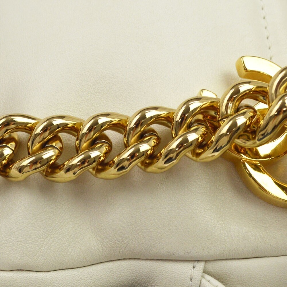 Chanel Rodeo Drive Lambskin Medium - Picture 9 of 11